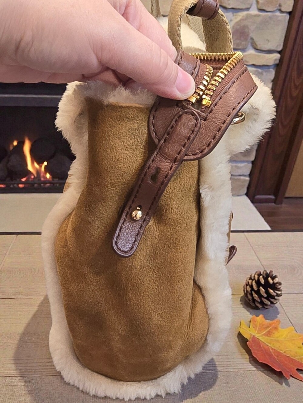UGG Australia Shearling Satchel Bag - Picture 4 of 14